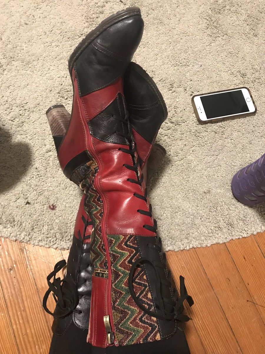 bigfootgoddess's tweet photo. Get used to the bottom of my boots, it’s where you belong.

#findom #femdom #footfetish #bootworship #footworship #humiliatrix @ShrunkBoy @rt_feet @RTPork @RT4D1 @Weak4feet https://t.co/hB4aZGvZTv