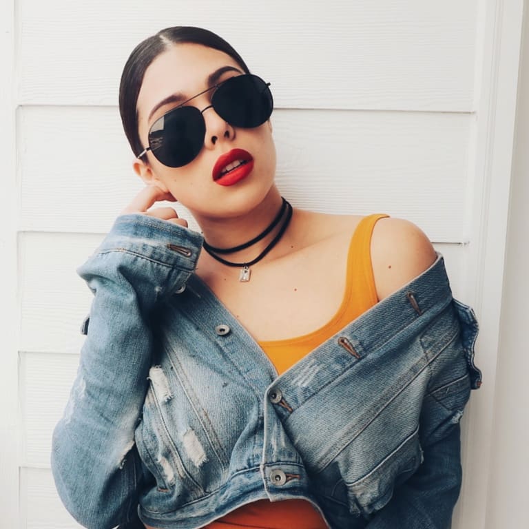 EsWandaSalas's tweet photo. Cuando te pica la oreja en plena sesión de fotos 🤣. https://t.co/nlaroapyrM