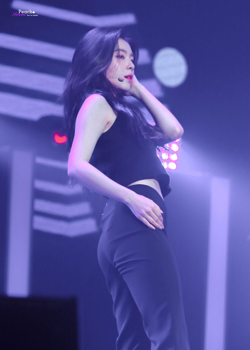 PeachIrene_329's tweet photo. #HappyIreneDay 

“너를 몰랐었다면 내가 어떻게 울적한 이 감정을 웃어넘길까”
“假如不认识你 我要如何将这寂郁的感情一笑了之” https://t.co/ylEvQrXzO8