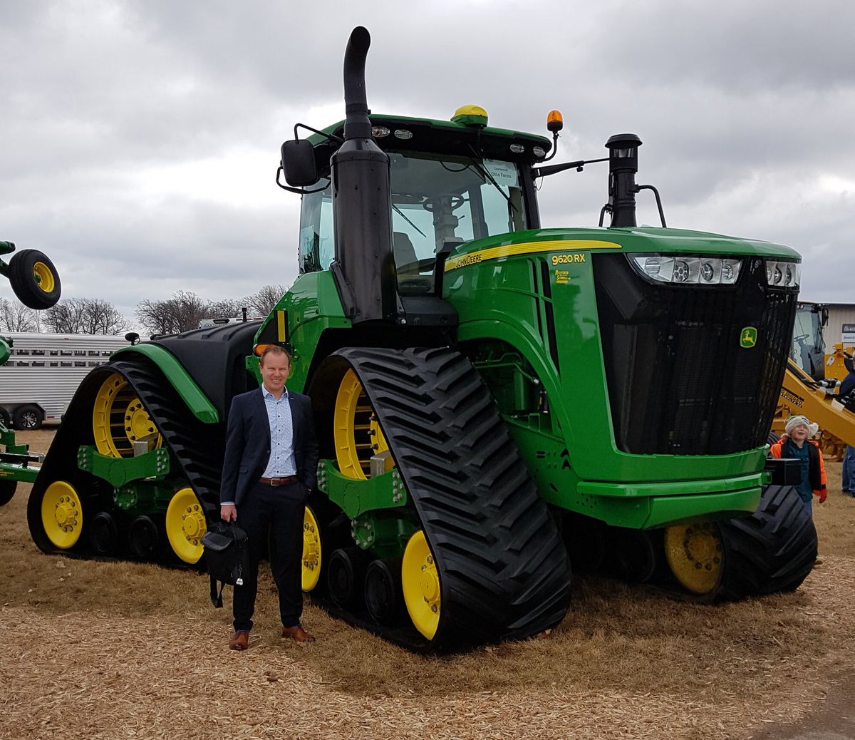markvanommen81's tweet photo. This week i visited the WPS Farm show in Wisconsin, one of the biggest Farm shows in the Midwest. Besides shipping @BroekmanLog can also offer assembly and warehousing services in the @PortOfRotterdam More info on: https://t.co/XKoSLD0xlP https://t.co/wuXg0qxXvw