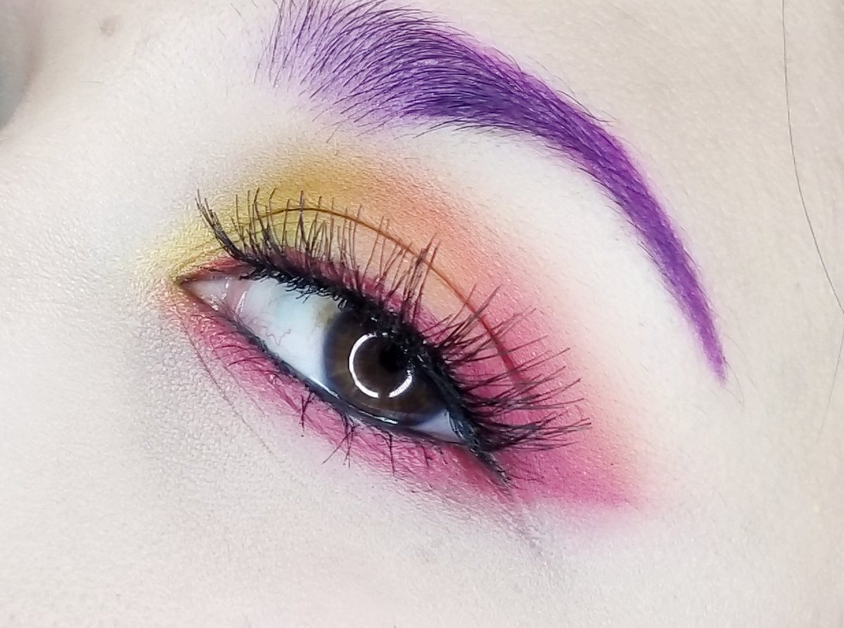 AmandaSy312's tweet photo. Did another #rainbow look!
@bhcosmetics @ArdellBeauty #becausecosmetics #makeup #ombrelips #colorfulmakeup #rainboweyes https://t.co/8156QEDudO