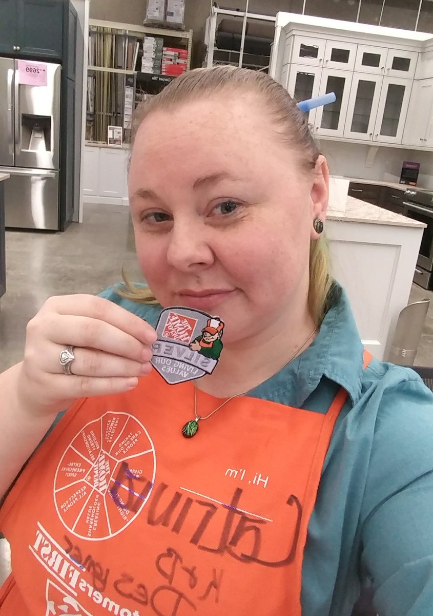 Cat8552HD's tweet photo. Got my second silver homer today. #homedepot #homedepotappreciation #hd8552 #homeraward https://t.co/1JkHjfeywC