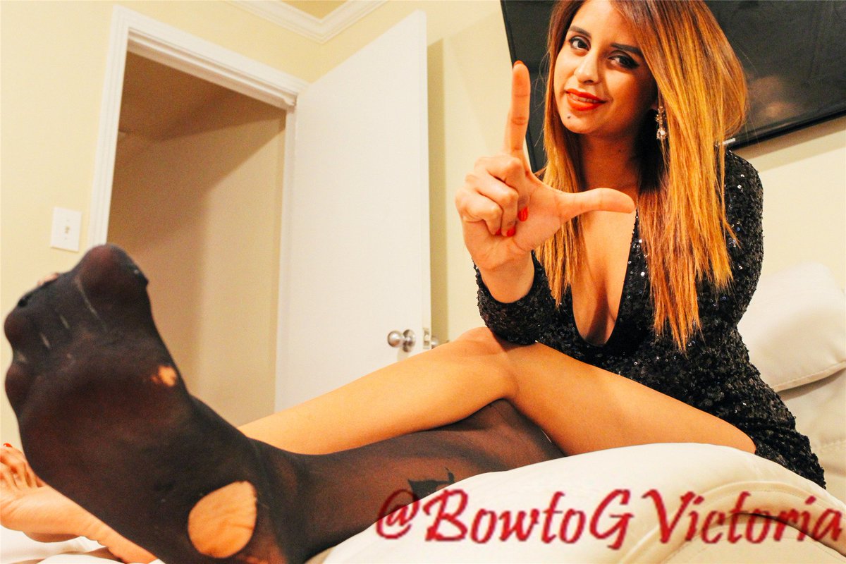 BowtoGVictoria's tweet photo. So easy to fall into my web isn't it? I really could use a footstool right about now. My feet are a little smelly, and I need them cleaned.

#Lickthem
#Lickmyfeet
#suckmytoes
#Femdom
#Findom
#Humiliation
#humiliatrix
#Feet #Worship
#feetworship
@rtP1G @RT4Doms @RT4Goddess @RtFeet https://t.co/s8nKNBwMhf