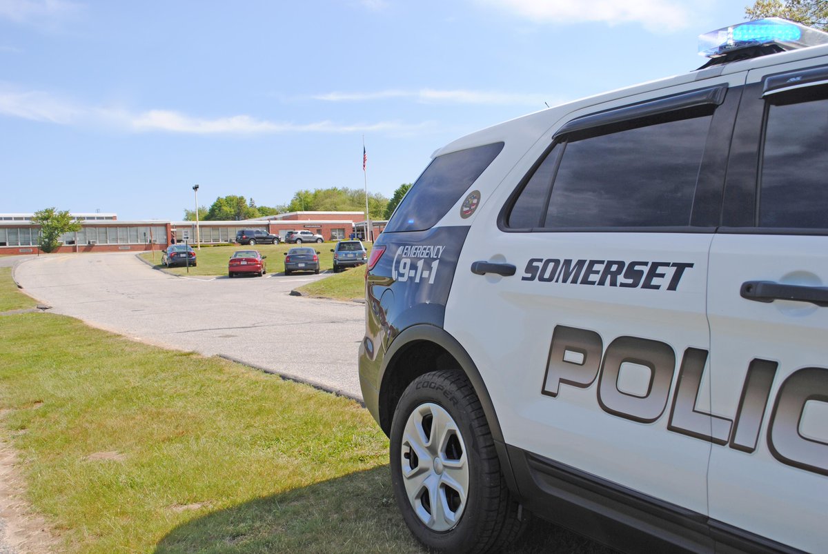 HNNow's tweet photo. Somerset wants to hire 4 school resource officers -- and the police chief isn't happy that he wasn't notified first. https://t.co/mGsZfMViID https://t.co/2o2h7TH0td