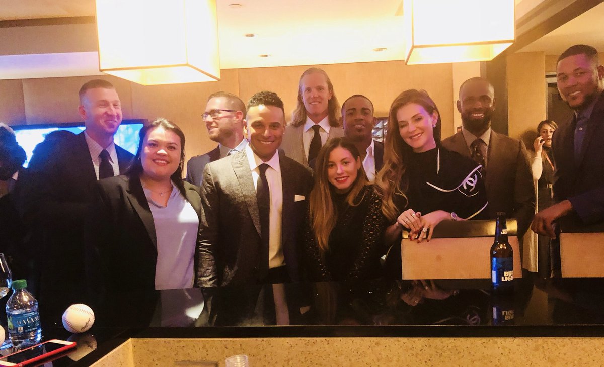 amyheartlive's tweet photo. Great night hanging with the @Mets #Welcomehomedinner @Noahsyndergaard @ynscspds @jeurysfamilia @lamelaza #Lookingood #Letsgomets https://t.co/dvNudI2Qe2