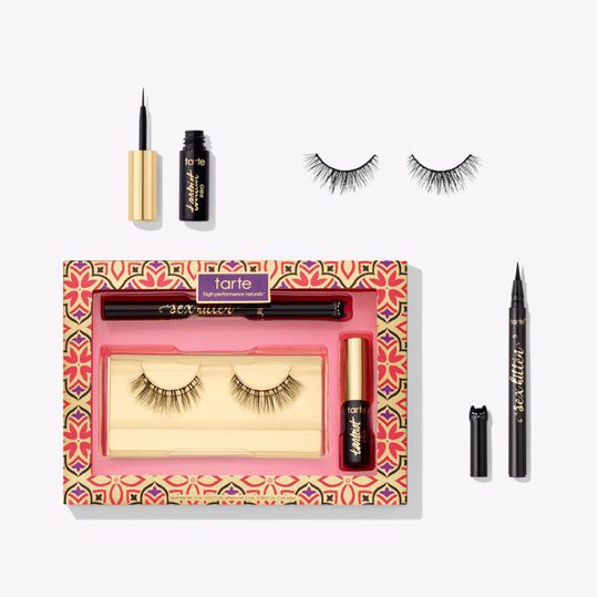 glamazilla's tweet photo. RT to win 

Tarte Cosmetics make believe in yourself palette and one of the lash sets pictured below. Must be following me to win! https://t.co/vJgpIlYCp3