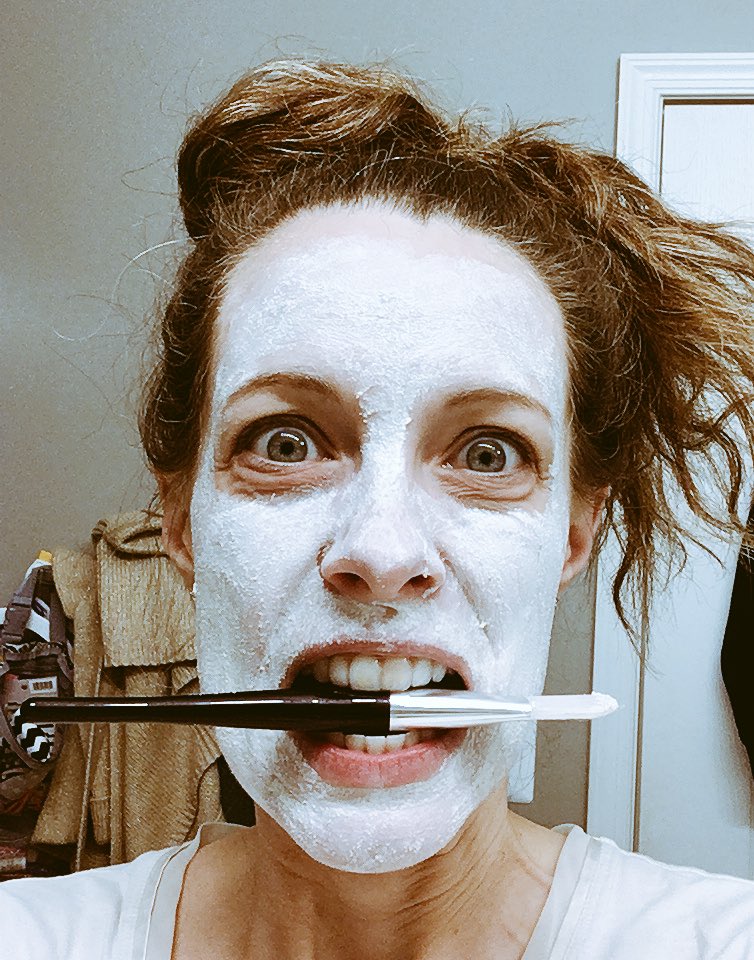 kristinaAK2VA's tweet photo. Only 3 hours remain to snag this mask for F R E E 
#getitforfree #skincare #exfoliate #skinthatglows https://t.co/ydRFJqiHH5