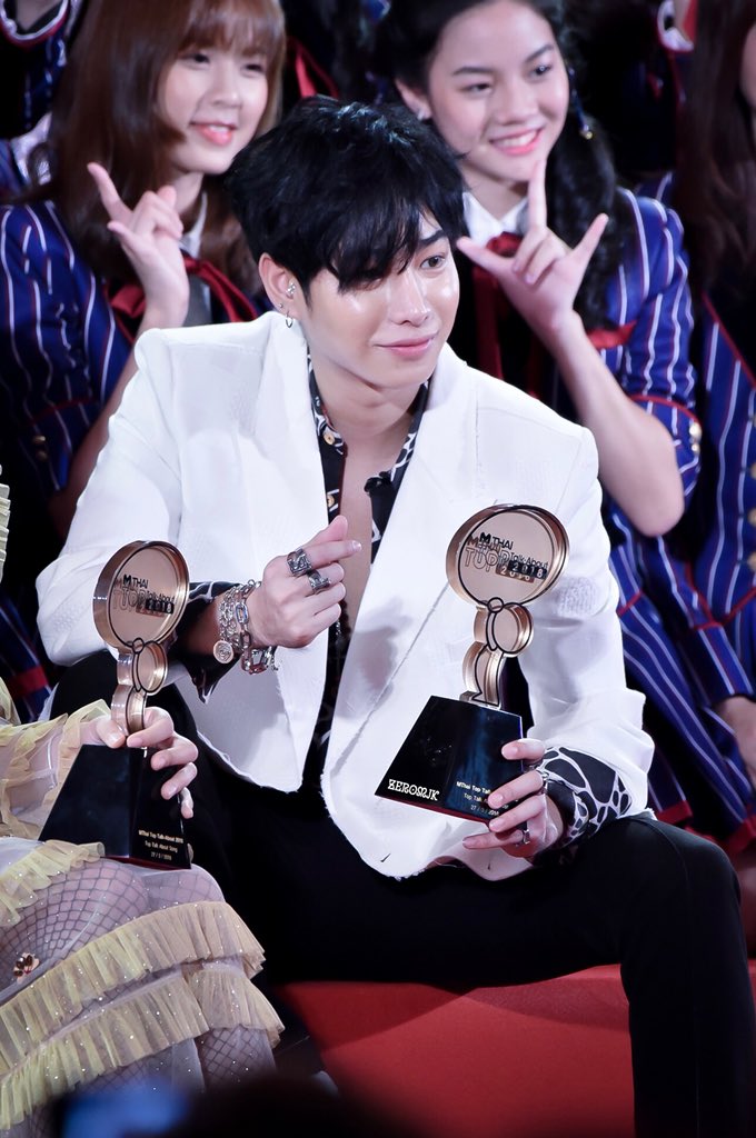 zeromjk's tweet photo. 🏆🎉😄 27/3/2561 #เป๊กผลิตโชค @ #MThaiTopTalk #TopTalk2018 (15) #palitgallery #peckpalit #PeckPalitchoke #zeromjk #Mthai2018xOneyearPALIT https://t.co/2sPip2E0BM
