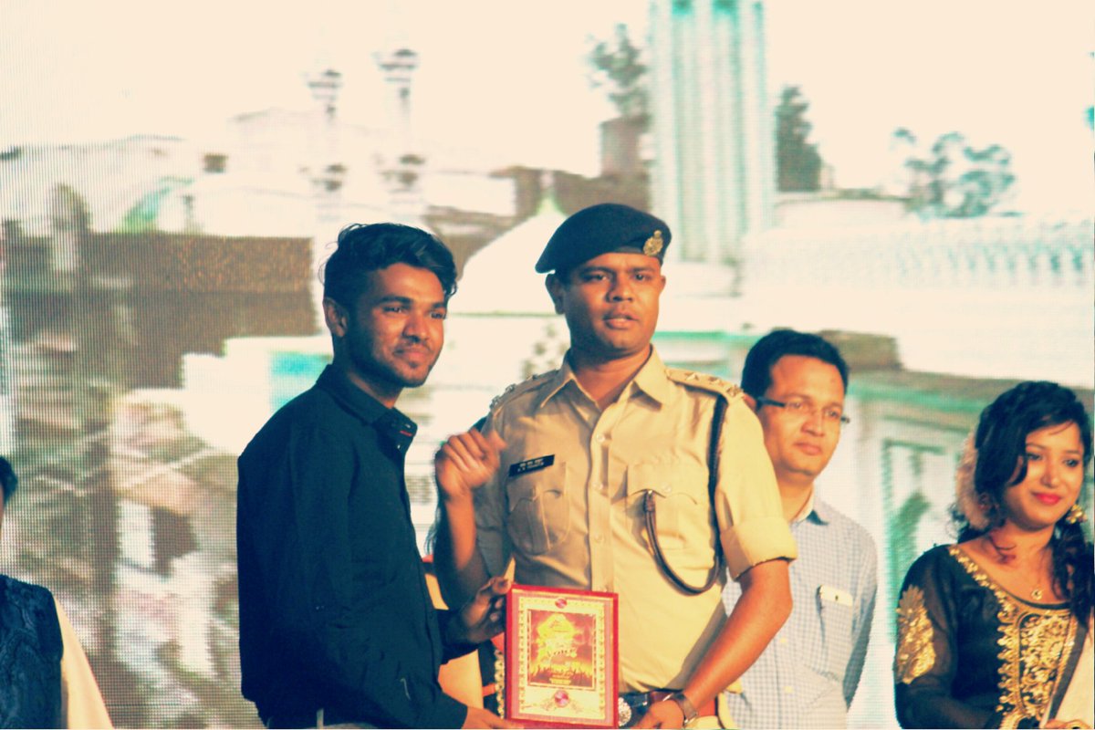 Dharmusing's tweet image. Feeling so happy to time 
Thankyou so much to all😊😊😘😘
The vioce of korba finel