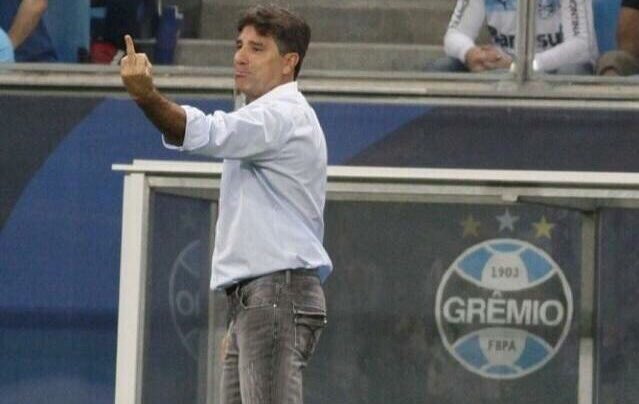 guilhermenoia23's tweet photo. O Grêmio não ia ser rebaixado? https://t.co/duUWkGsbyq
