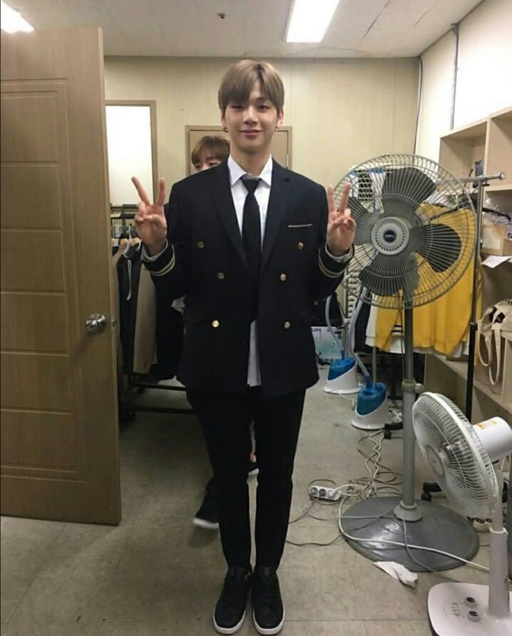 Realgallery95's tweet photo. (2) https://t.co/e8v6rsFSP0