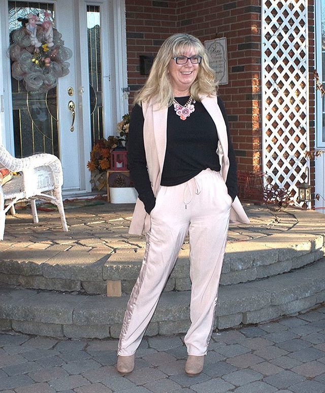 cassidl's tweet photo. I miss spring. Do you think if we start dressing for the season it will encourage her to come?
#myottawa #ottawa #ottcity #613 #yow #ottawalife #ottawaphoto #yowstyle #ottawastyle #ottawafashion #ottawablogger #ottawablog #thefierce50 #fashionover40 #fa… https://t.co/LWcNMDJoAP https://t.co/lBINidZiN7