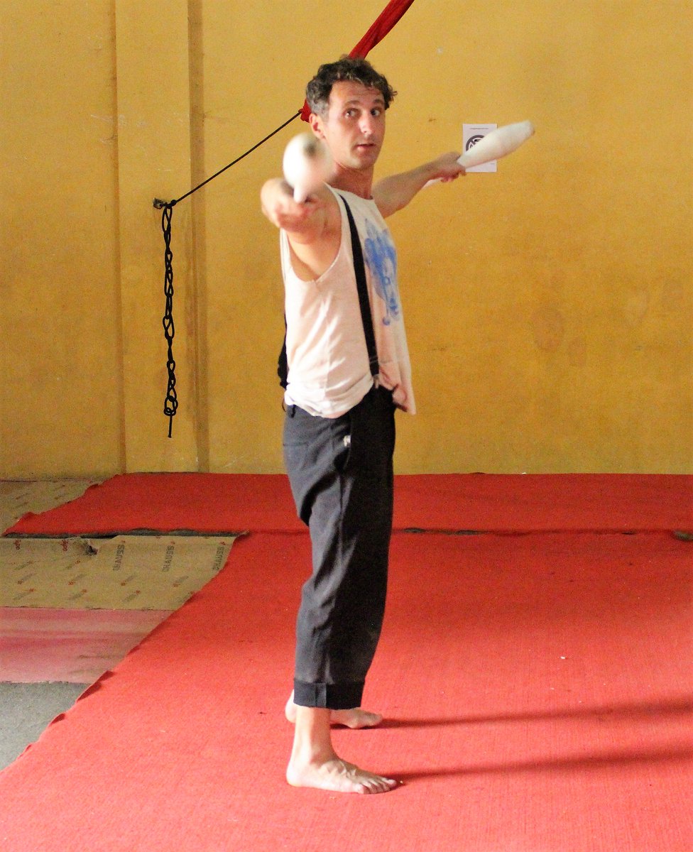 PharePS's tweet photo. Thanks for Italian circo inzir workshop @PharePS
#pharecambodiancircus #pharecircus #PhareBattambangCircus #traveltocambodia #battambangthingstodo #battambangtrip #Battambangexploring #noneprofitorganization #noneprofrofitngo #communitycharityngo https://t.co/z8G65DvfSo