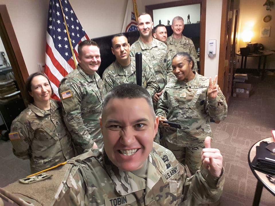 AMEDD_Madison's tweet photo. Team #CrazyLegs welcomed fellow #Spartans from Minneapolis and #FortKnox to #Madtown today🤘🏽 never a dull moment!  #SprinkleEatingCoffeeDrinkers
#ArmyMedicine #gottahavefun https://t.co/KvB3FCDDrB