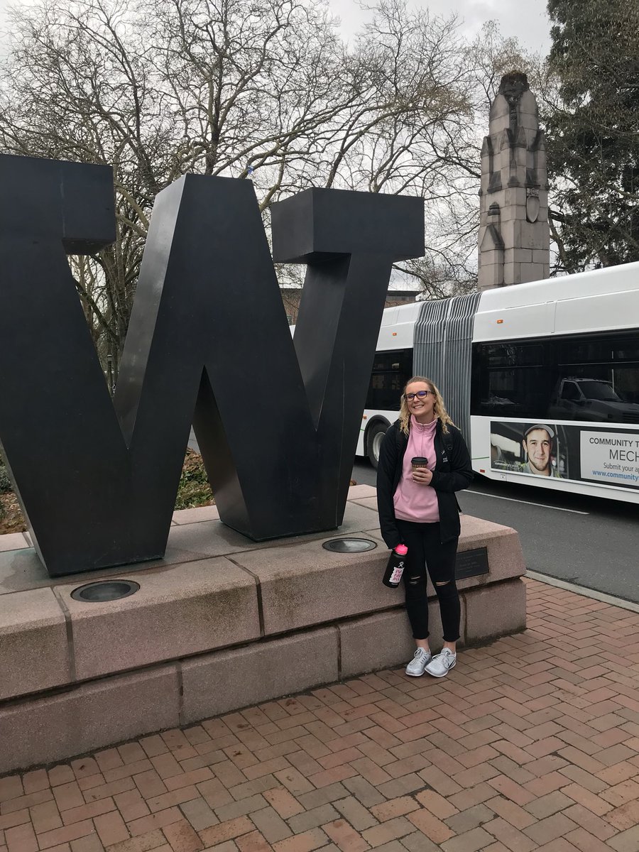 Amanda__mae_'s tweet photo. Definitely a possible future husky after seeing this beautiful campus today๐ #seattleday2 https://t.co/5x4j0VmYxQ