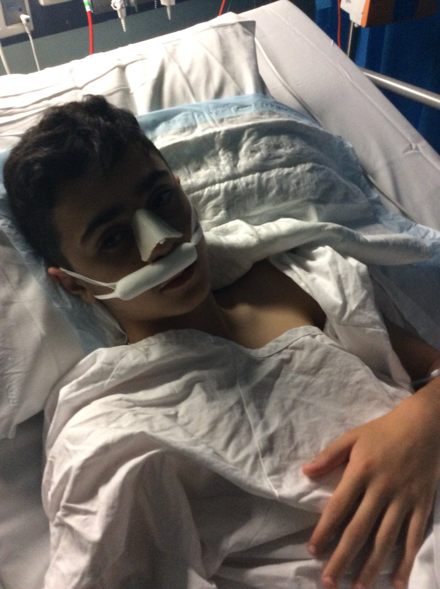 ripa___'s tweet image. I was in hospital and did an operation for my nose 😩❤️