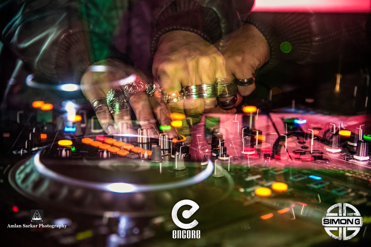 djsimong's tweet photo. #Indiadj #stageislife #giglife #concertlife #edm #Indianedm #lovemyjob #edmislife #stagelight #gigtour #loveofmylifeedm #stagelife #stagelighting #dj #djlife #concert #djs #partytime #music #edmlifestyle #edmmusic #edmfamily #edmvibes #edmfestival #instadaily #bestpicoftheday https://t.co/RPUes8slpJ