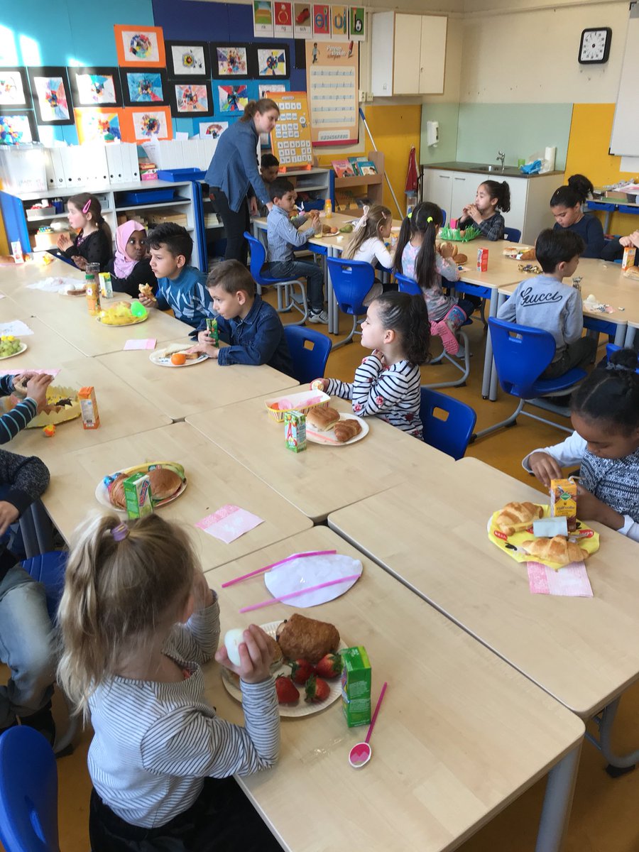 ObsIntVeld's tweet image. Genieten van ‘n supergezellig Paasontbijtje 🥚🥚🥚🥚