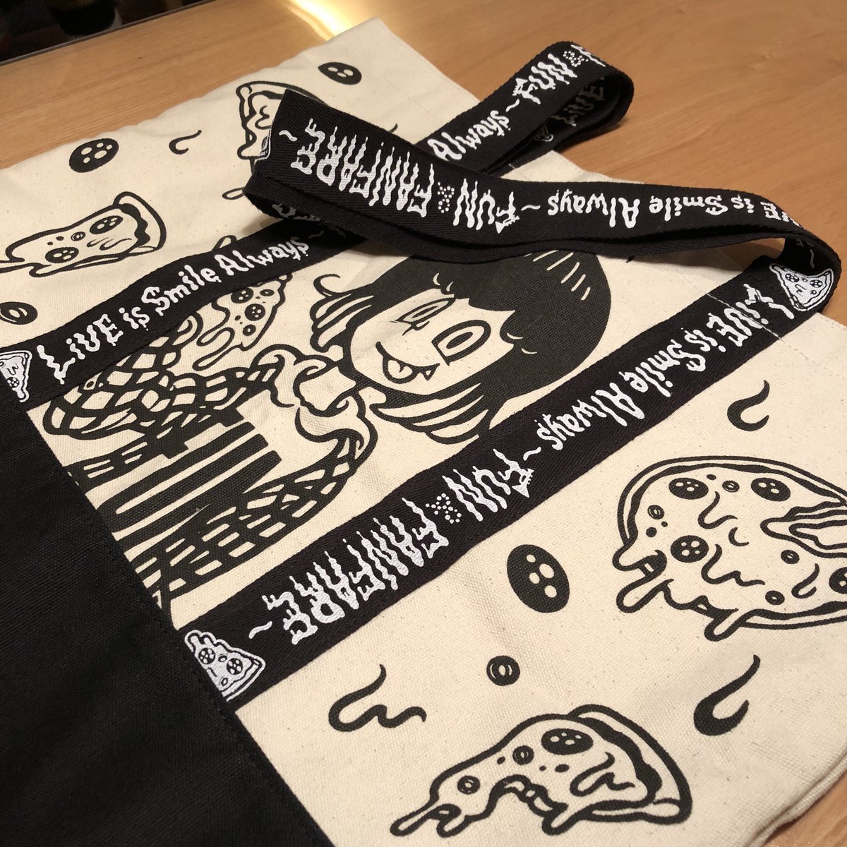 LiSA_OLiVE's tweet image. ぴざばっく
#FandF