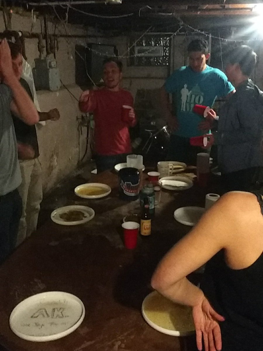 44Congress's tweet photo. Impromptu disc night: dog food and all https://t.co/u5NuxSv94X