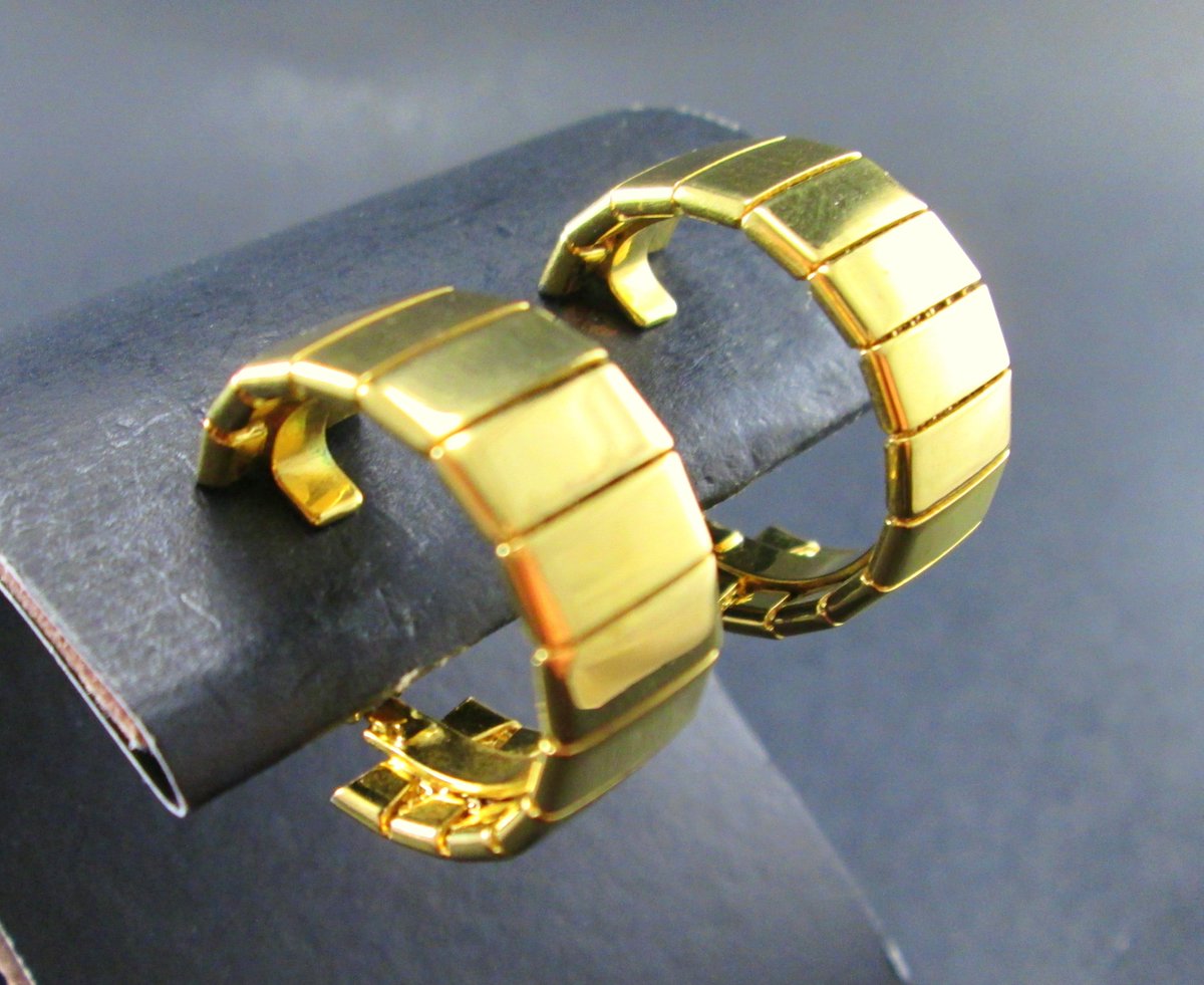 Vintage Napier Gold Tn Segmented Hoop Earrings Screw Clip Back Signed 60s at SecondhandNel  etsy.me/2GfyJYt via <a href="/Etsy/">Etsy</a> #vintage #jewelry