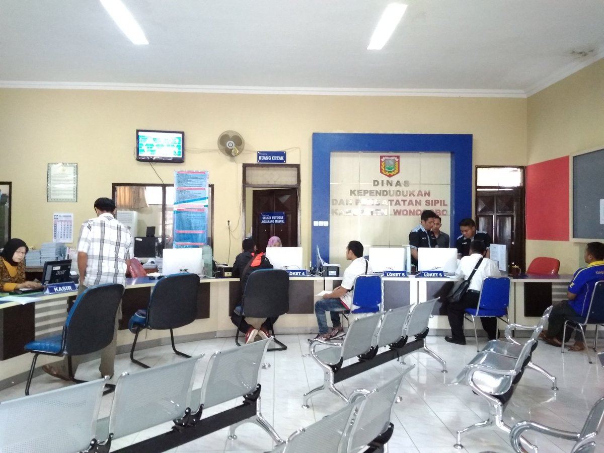TINGKATKAN PARTISIPASI PEMILIH PEMULA,  DISDUKCAPIL JEMPUT BOLA KE SMA DAN SMK SE-KAB.WONOSOBO