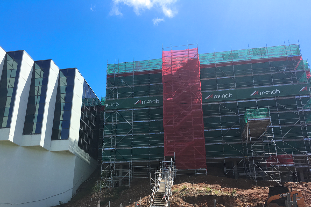 McNabConstruct's tweet photo. Our Medical Specialist Suites Development for John Flynn Private Hospital is in the homestretch! #construction #queensland #johnflynnprivatehospital #flagship #ramsay #newmedicalcentre #queensland #purposebuilt #mcnab #designconstruct https://t.co/RrZz8YWx7Q