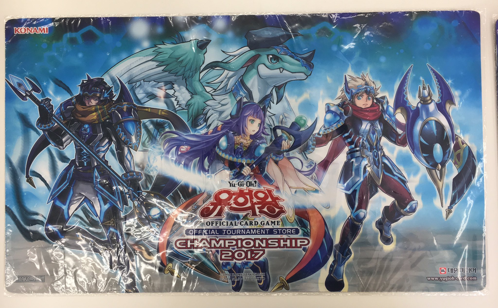 遊戯王　プレイマット　world champion 2018 韓国 遊戯王 プレイマット world champion 2018 韓国 遊戯王 韓国