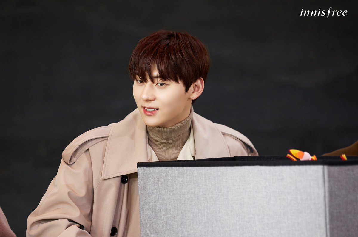 innisfree_kr's tweet photo. 그림인가 사진인가?
#황민현 미모 뿜뿜하는 촬영 현장에서는 어떤 일이?!

#워너원고_인_제주
#워너원_귀염뽀짝_모먼트 
#이니스프리 #innisfree #wannaone #워너원

👇더 많은 사진들은 인스타에서!
https://t.co/E601MhSdXD https://t.co/Z8ZFrfAUdv