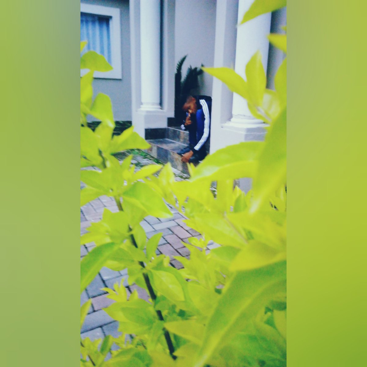 DeejayLarhSnaro's tweet photo. #NewProfilePic https://t.co/XiiOLCNLAm