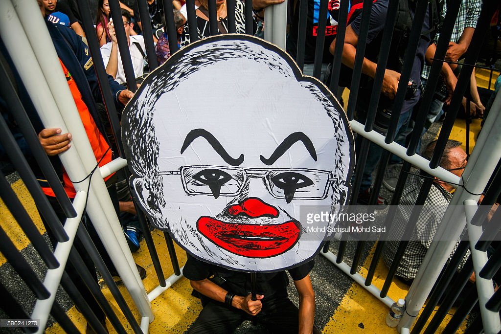 Hasil carian imej untuk Gambar Najib badut