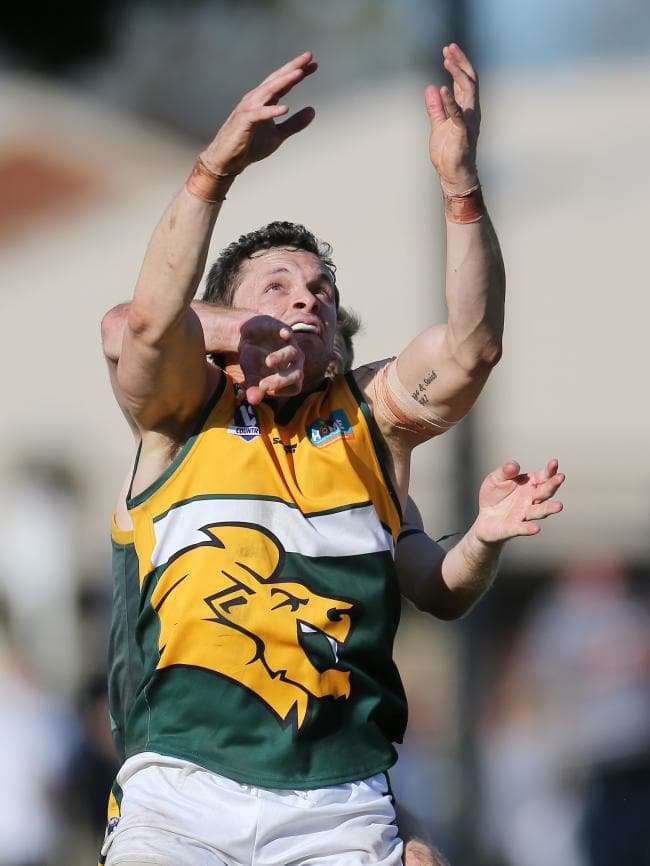 nickbbrown's tweet photo. .@portfnc president Ashley King has confirmed former Heywood premiership star Johnny Bell has signed with the club for the 2018 @HampdenFNL season.
A more than handy addition for the grand finalists. https://t.co/3VdarazkPs
