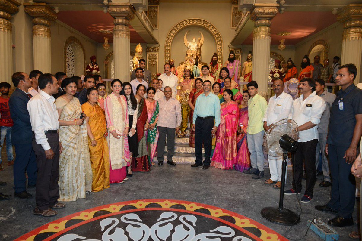 #Nandamuri Family members at the launch of #NTRBiopic. #NBKFilms #Teja @VaaraahiCC @vishinduri | #NBKsNTRBiopic #VibriMedia #NBK103