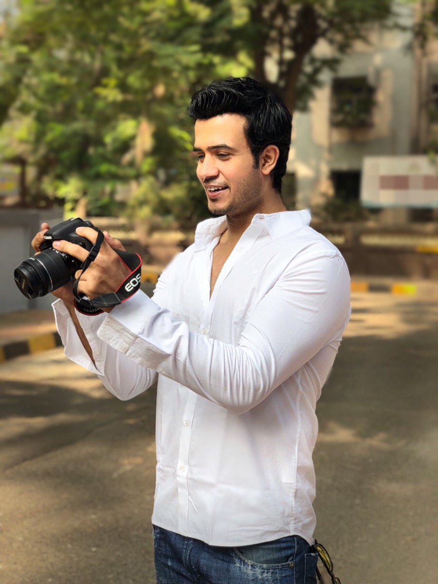 imyashgera's tweet photo. People Hate The Truth,
Luckily The Truth Doesn't Care...
#photography #cam #canon #dslr #capture #click #smile #morning #yashgera #humanitarian #actor #artist #starplus #dj #blogger #model #indian #kuchlafzmerikalamse #positive #respect #spreadthemsgoflove #lobju https://t.co/xZNeYHQT1b