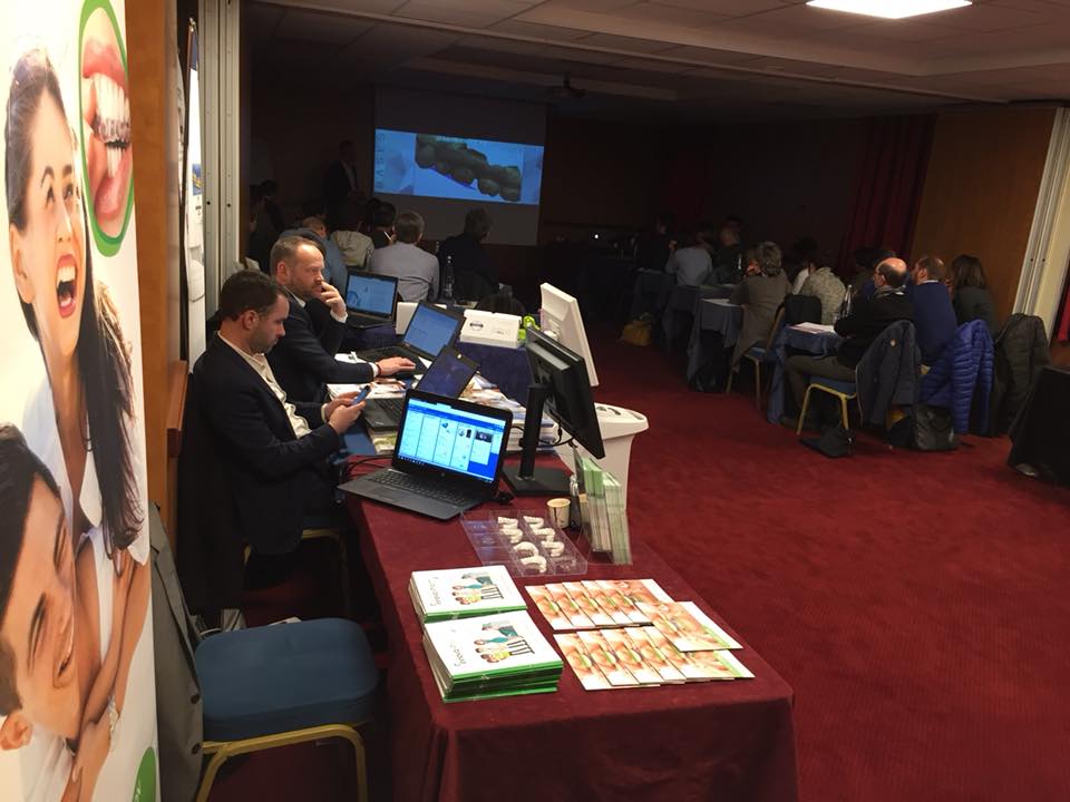 E-Aligner tweet media