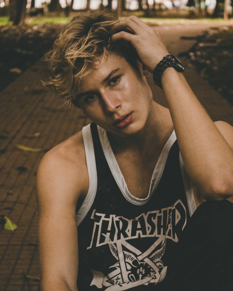YoungerPledge's tweet photo. • OC College/Fratboy Character
• Drama Major &amp; Astronomy Minor
• Part time Webcam Model
• Gay 
• Cheerleader
•18 years old 
• College Freshmen 
• Alpha Kappa Rho Pledge 
• SL, AU, &amp; Literate Writer https://t.co/3Q1WkHimCF https://t.co/CvBIemXKbw