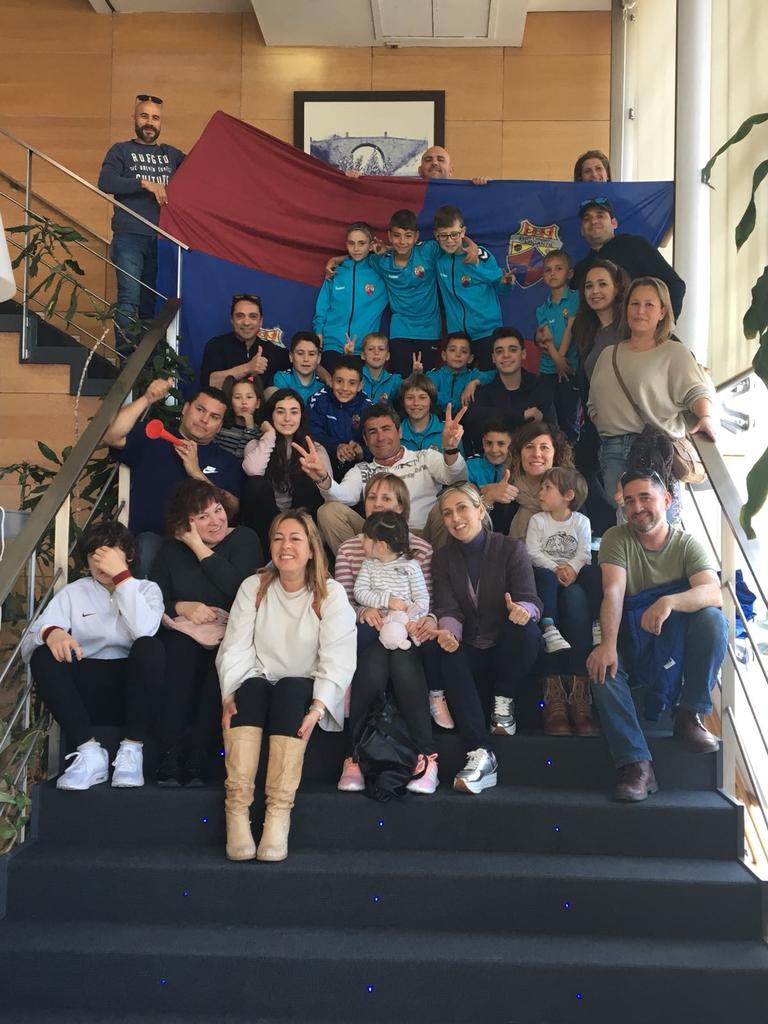bilbaotc13's tweet photo. #YellowCupEaster18, todos a una #Mercantilatope @villarrealcf11 @CEMercantil, BenjaminB #SemanaSanta2018 https://t.co/PXAFqNBS0f