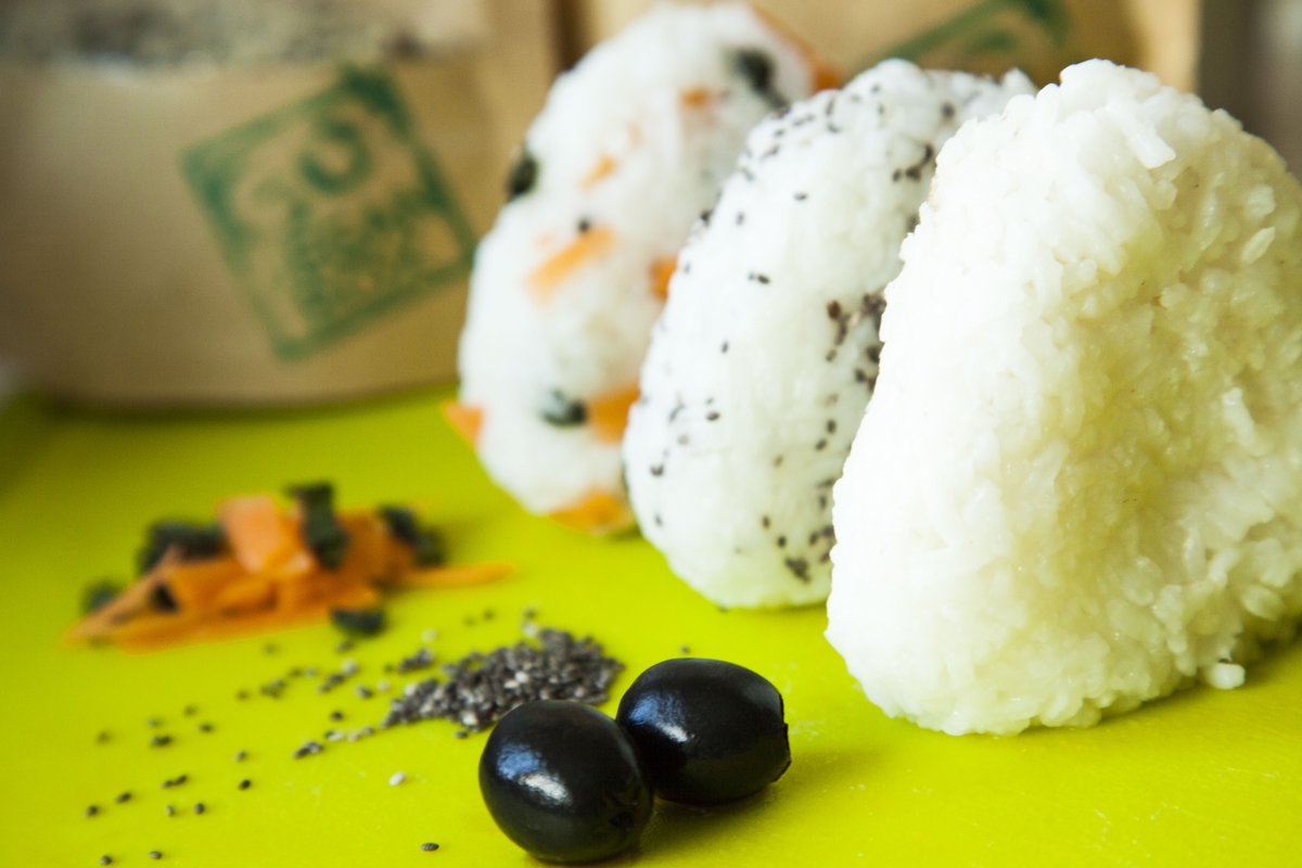 GoVeganBox's tweet photo. Day 29, Lunch - Vegan Onigiri: olive filled, chia seeds &amp; carrot &amp; mint - all good! #microboost #microboosting #vegan #veganfood #vegans #veganism #veganpower #veganlife #veganeats #veganlove #veganfoodie #vegandiet #healthyvegan #veganlunch #chiaseeds #chia https://t.co/gDKDNEuMM4