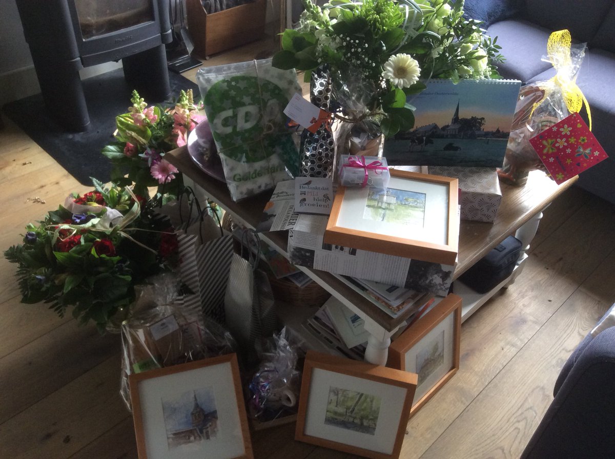 lydiagroot's tweet photo. Gisteren mooi afscheid gekregen van medewerkers, college en raad @gem_Oldebroek met veel prachtige bloemen, heerlijke wijn en vooral mooie woorden en dierbare herinneringen. Dank Oldebroek en voor altijd in mijn hart gesloten! https://t.co/zoFT9gplIn