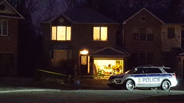 Police probing incident in Centrepointe: bit.ly/2uCuIIj @1310JasonWhite https://t.co/Y9XYwi1wTZ