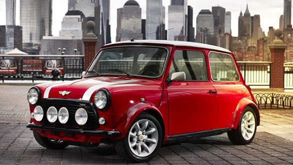 odmag's tweet photo. Mini has announced that it will be showcasing the #GPConcept at the 2018 #NewYorkAuto Show & also the 1st #ClassicMini #EV. This EV is to launch in 2019, in time to celebrate 60 yrs of the iconic car. Read Mini's plans to stick to EVs in the near future: https://t.co/nUUcM9ctpy https://t.co/qzPrLvtra3