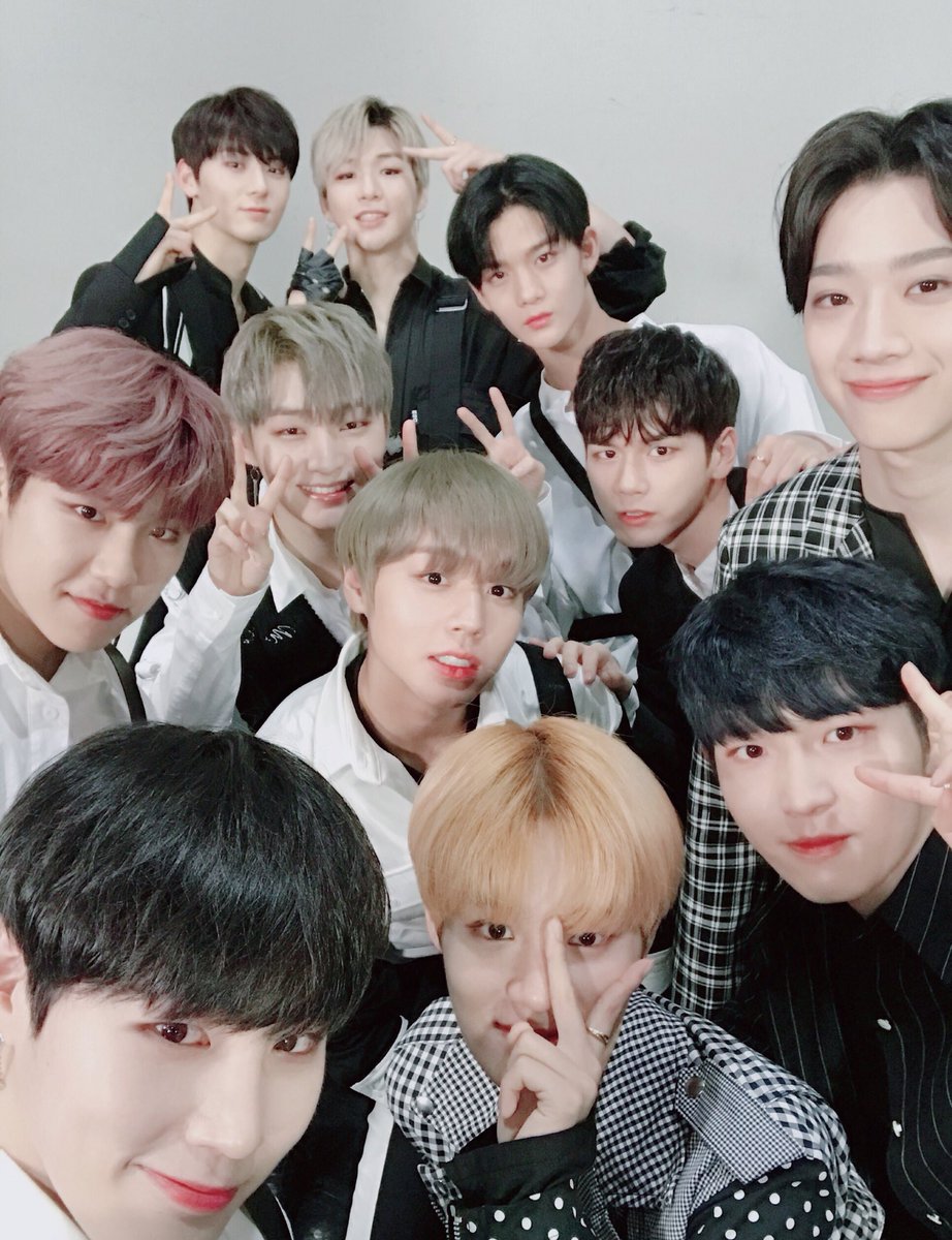 WannaOne_twt's tweet image. [#워너원데이] 항상 워너원을 믿고 사랑해주시는 우리 워너블이 곁에 있어 매일매일 구름 위를 걷고 있는 기분입니다☁️💕 정말 고맙고, 어제보다 오늘 더 사랑합니다 워너블(๑˃̶͈̀o˂̶͈́๑)