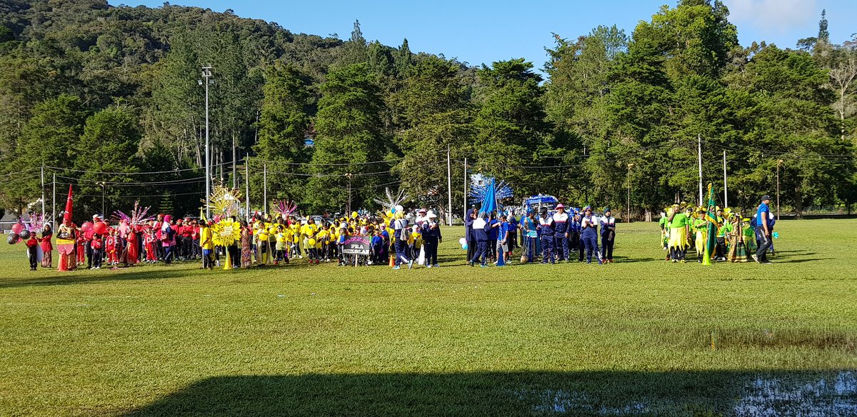 RahmanYusuf78's tweet photo. RT @tamiltavan: RT @JanathipanBalan: Kejohanan Sukan Tahunan kali ke-41 Sekolah Kebangsaan Convent yang dirasmikan oleh Tan Sri @m_kayveas.
@NajibRazak @Zahid_Hamidi @TengkuAdnanReal @myPPP_HQ
#BN #myPPP #myP078 #PRU14 #UncleBond #CameronHighlands #MakeC… https://t.co/HnEjrLgwBV