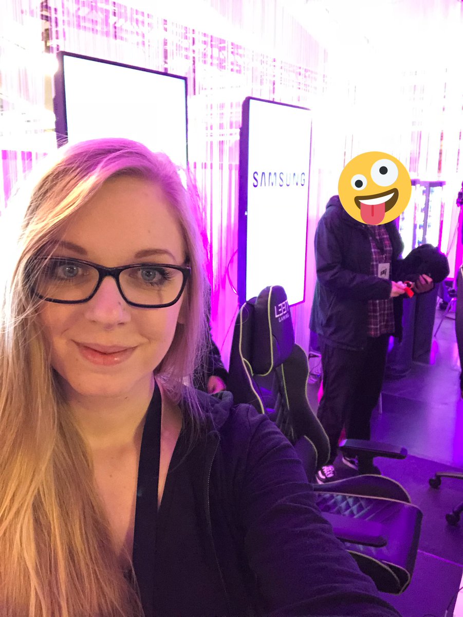 Leyla_csgo's tweet photo. First game on stage! #hyped https://t.co/eKYS85u2T8