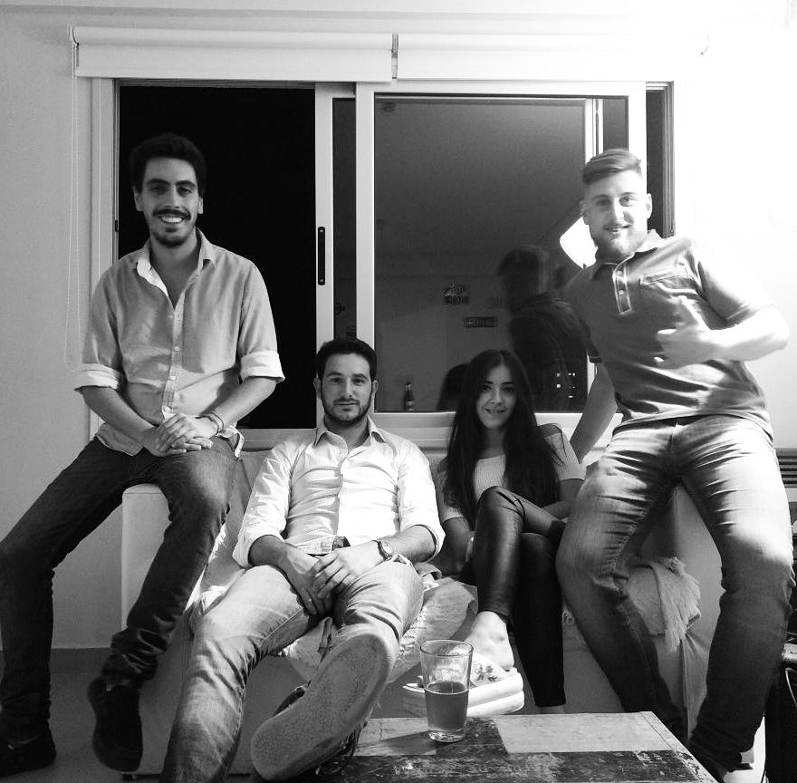 MatiOchandorena's tweet photo. Juntada con amigos, reencuentro :) @solrodriguez91 @jpkihn @juanpessini https://t.co/hYLunwHhGS