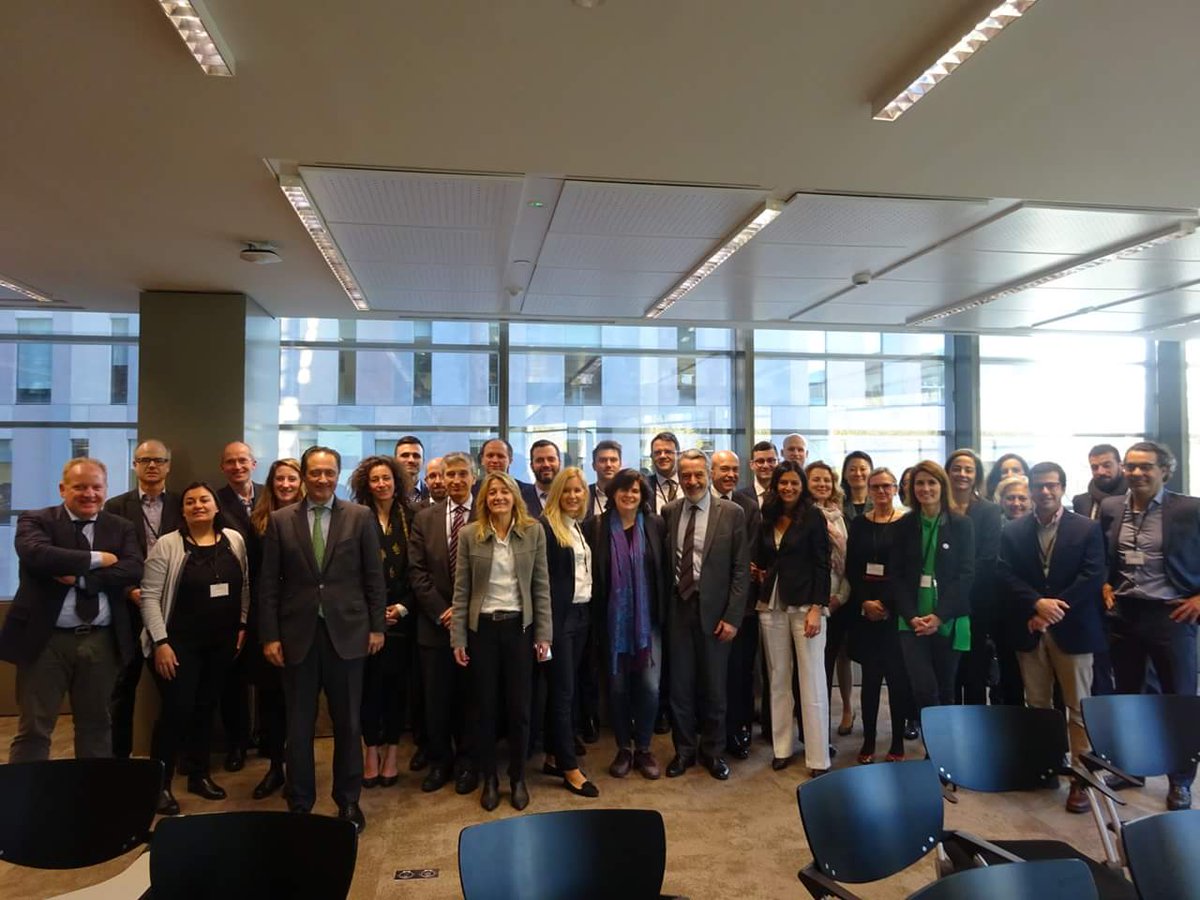 cris_citta's tweet photo. # supplychain #Barcelona #Lenovo #WW profesionals https://t.co/NqfgU5qd4c