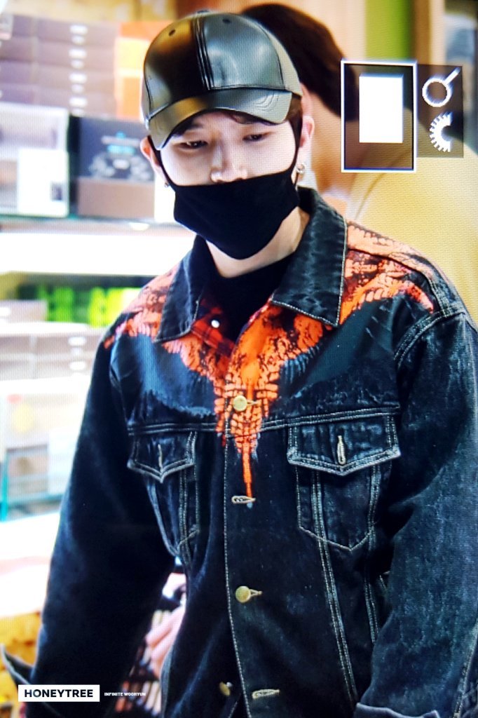 180329 #우현 🐝 공항 과자가 꿀맛이라능 ㅋㄷ