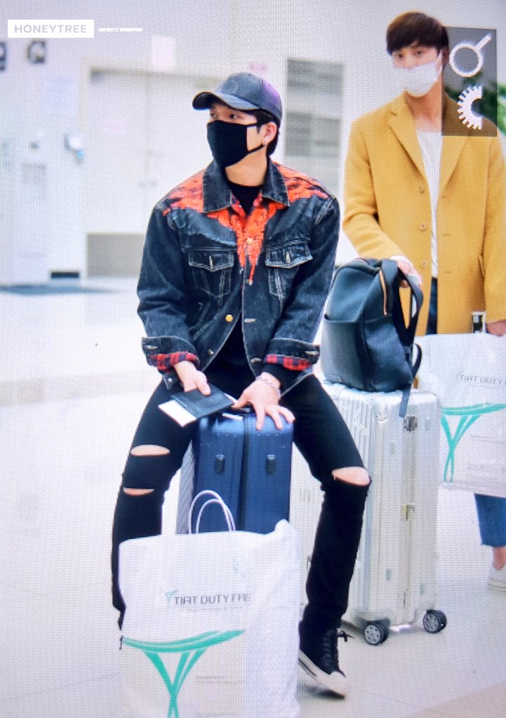 180329 GMP #우현 🐝 ㄴㅇㅎ ㄱㅇㅇ ㅠㅠ ㄱㅇㅇ!! ㄱㅇㅇ ㅋㅋ 캐리어 개튼튼 !!!