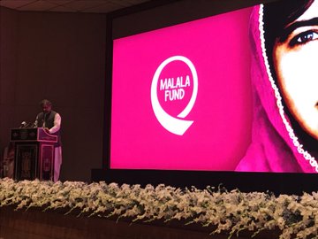 View image on Twitter