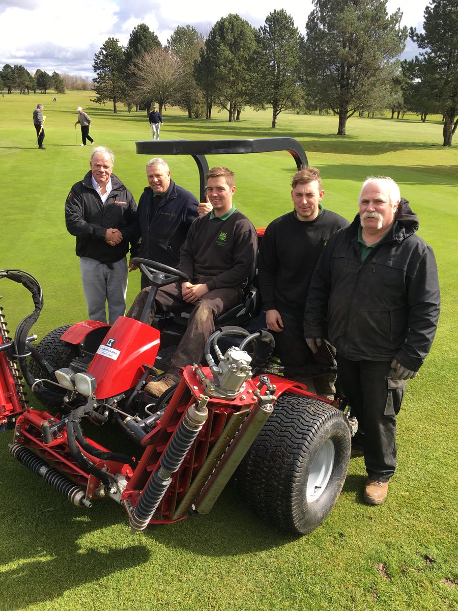 PaulWat40618405's tweet photo. Even the sun came out to welcome the @baronessuk LM2400 to @KingsdownGC from @HCurtisSons   #lessstresswithbaroness https://t.co/r8Ic33XEez